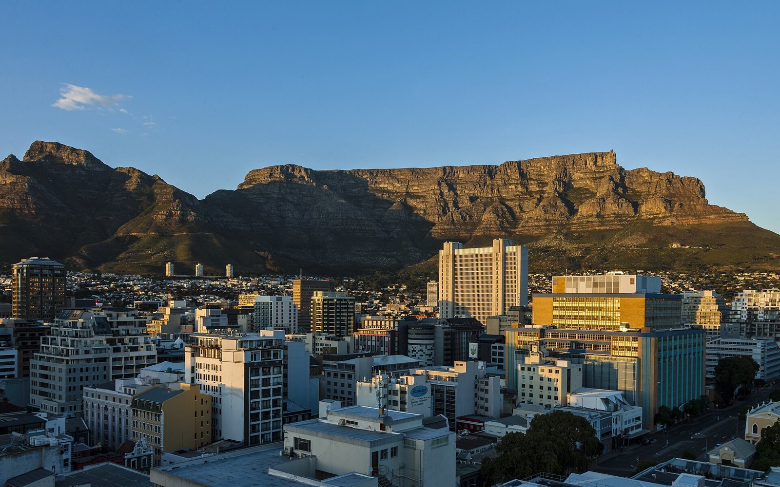 Table Mountain above the Cape Town City Bowl at first light